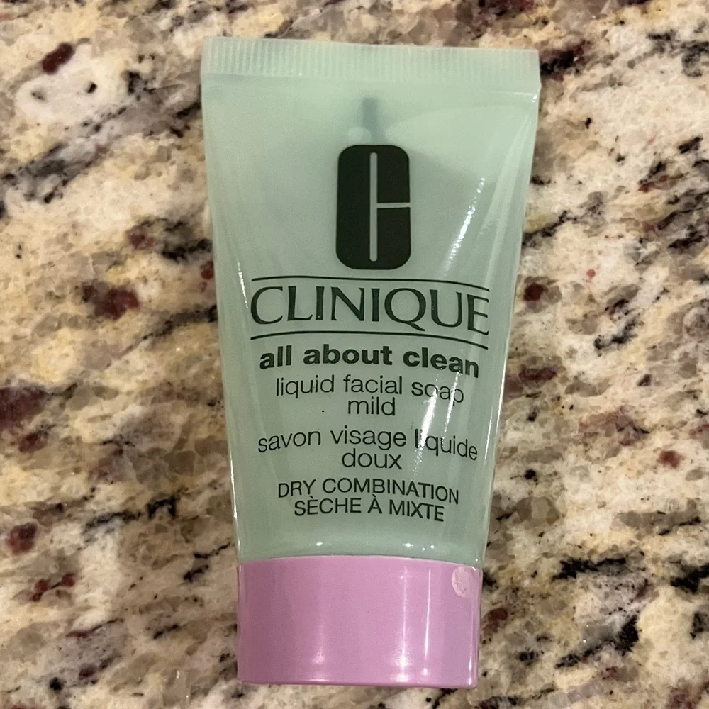 Clinique x Jonathan Cohen Collab Bag + 6 pcs Clinique Skincare Lipstick Set Gift - Picture 7 of 10